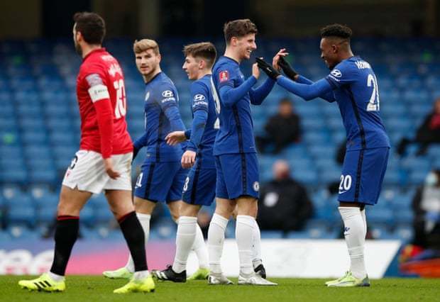 刘越：申花进攻变化少，斯卢茨基用人容易陷入“恶性循环”