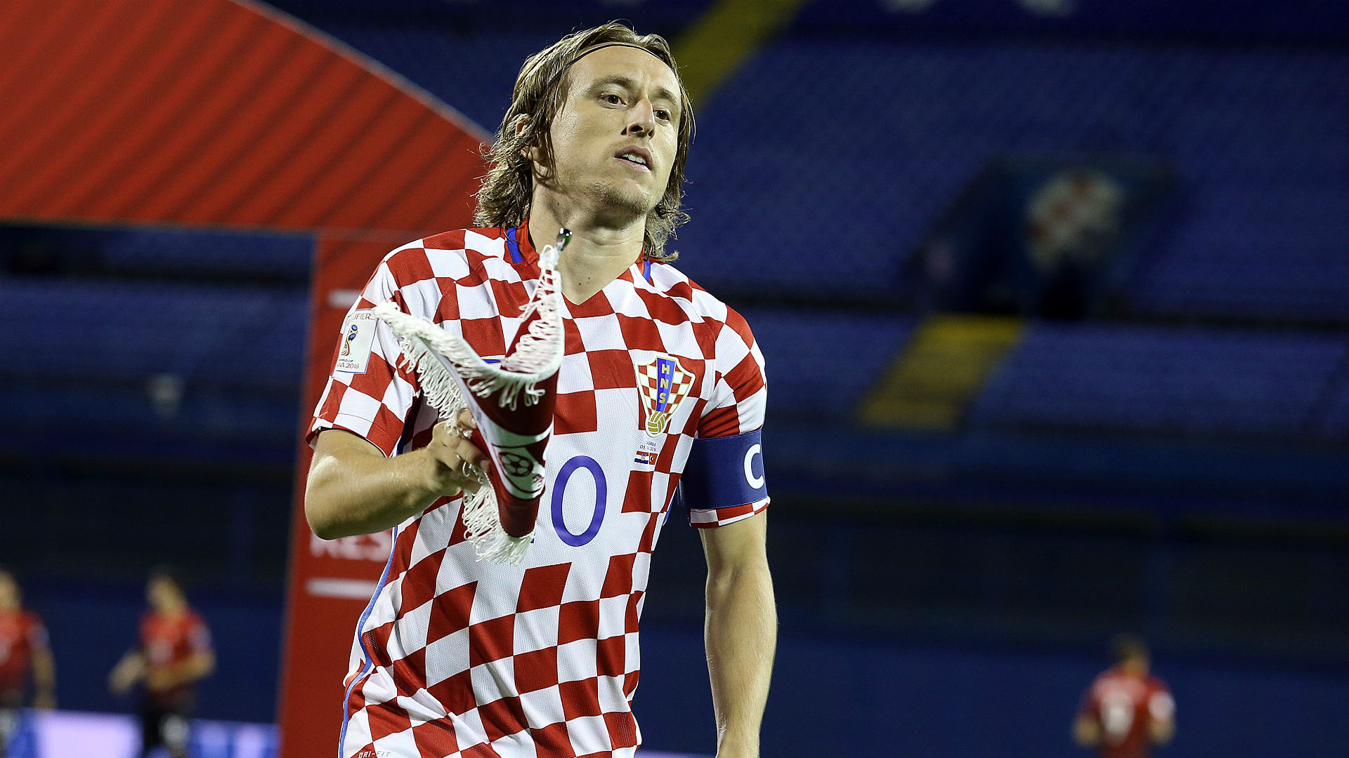 奥格斯堡2-0勒沃库森，吉安努利斯传射，药厂三中门框